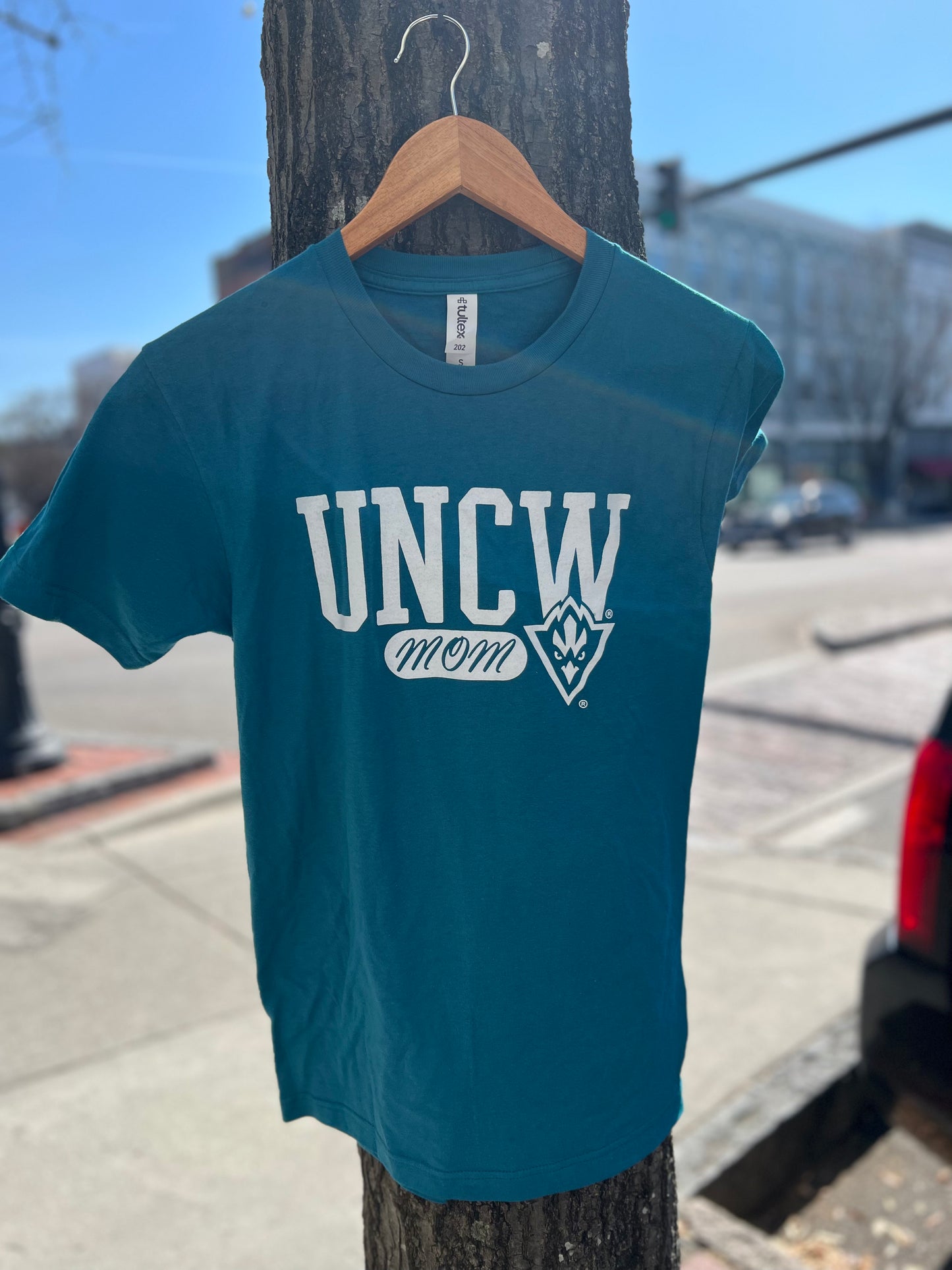 UNCW Seahawks Mom - T Shirt - Teal