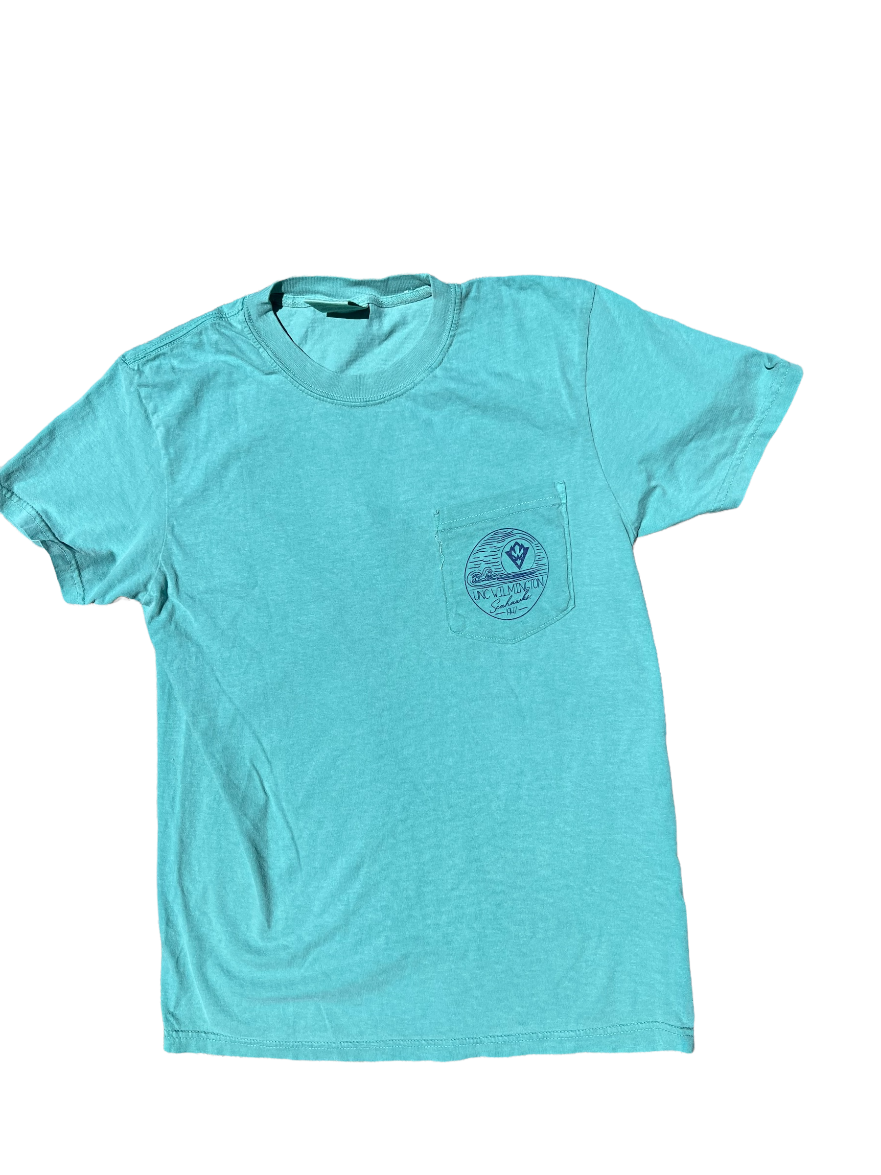 UNCW WAVE SCRIPTURE – POCKET TSHIRT – SEAFOAM